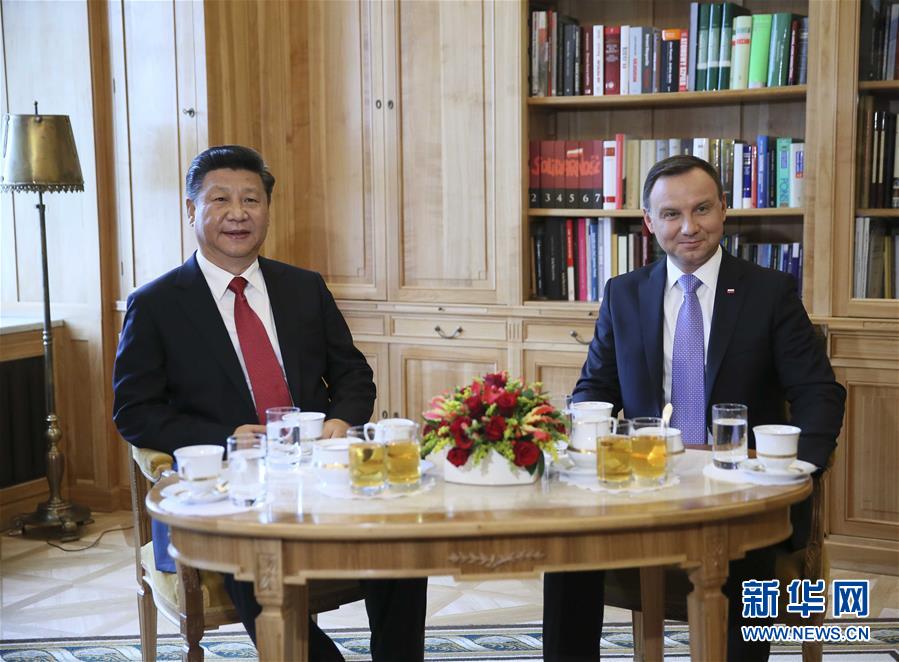 6月20日，國(guó)家主席習(xí)近平在華沙同波蘭總統(tǒng)杜達(dá)舉行會(huì)談。新華社記者蘭紅光攝 