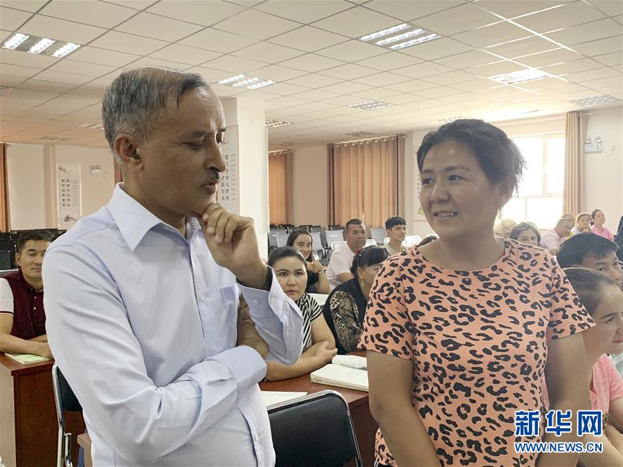 （圖文互動）（2）多國駐華使節(jié)參訪新疆：中國反恐、去極端化經(jīng)驗值得學習借鑒