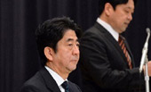 三問(wèn)安倍：歷史豈可恣意輕?。? /></a>
<div   id=