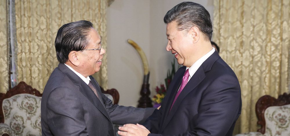 習(xí)近平會見老撾人民革命黨中央委員會前總書記、前國家主席朱馬里